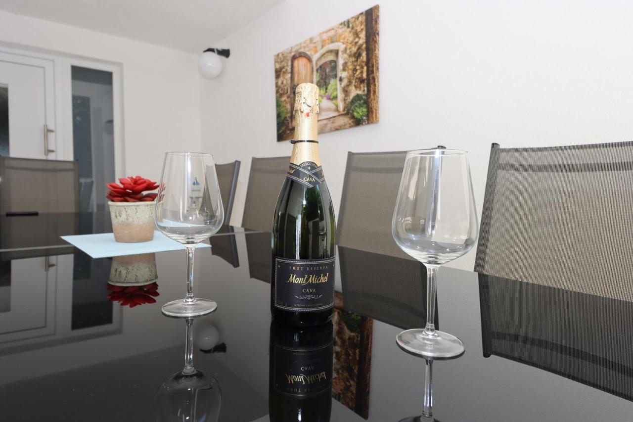 Emmi Apartments Marusici  Экстерьер фото
